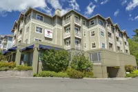 Marshall Suites
