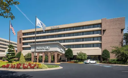 Hilton Washington DC/Rockville Hotel & Executive Meeting Center Отели рядом с достопримечательностью «Beanstalk»