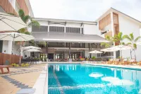 Lava Hotel - Pools