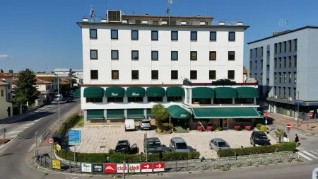 Hotel Florida Отели в г. Arzergrande