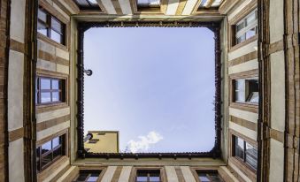 Milan Retreats Duomo