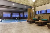 AX The Palace - Pools