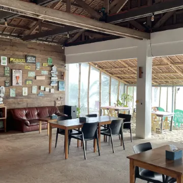 Footprints Beach Resort