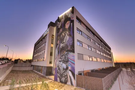 Livensa Living Studios Madrid Alcobendas Отели рядом с достопримечательностью «National Museum of Science and Technology»