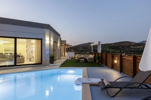 Villa Chnaris - Private Pool and Sauna Hotels in Mylopotamos