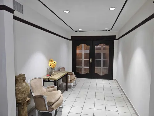 hermosa habitación con piscina = 帶泳池的美麗房間 Chamelecon住宿飯店