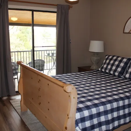 4 bedroom lake house at Pickwick