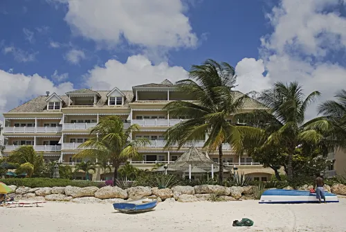 Coral Sands Beach Resort - Pemandangan Pantai