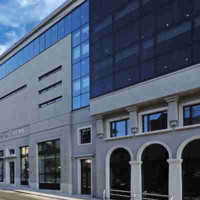 Hotel Luxe Hotel Exterior