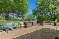 Charming 3-Bedroom Lake House with Dock, Hot Tub, AC in Delightful Waterville