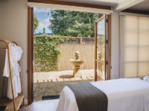 Cottage Inn & Spa Hotels in Sonoma