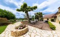 Hôtel de La Ferme LAMY : Havre de Paix 3 étoiles avec Piscine Hôtels à : Les Eyzies-de-Tayac-Sireuil