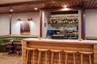 Fairfield Inn & Suites Columbus, IN - bar