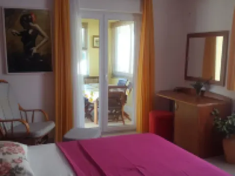 Apartments Villa Novak Hotels in Slano