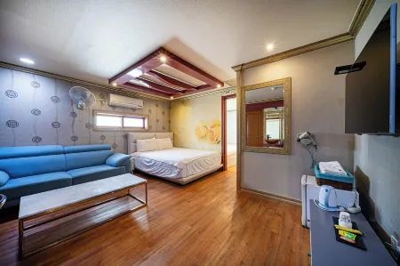 Sense Motel