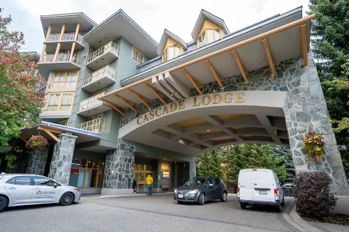 Cascade Lodge - Studio Suite Hotels in Whistler