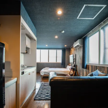 Silk Court 202