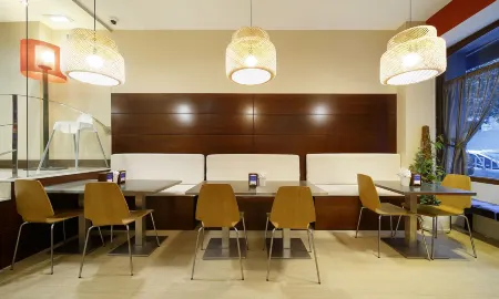 Hotel Marqués, Blue Hoteles Отели рядом с достопримечательностью «Chalet de Ladislao Menendez»