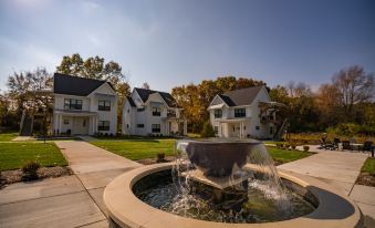 Bay Pointe Inn