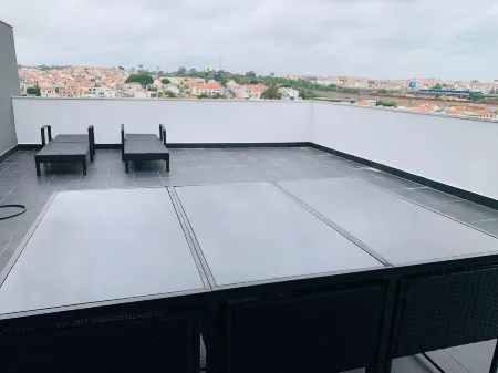 Modern Flat Near Lisbon Отели в г. Корройюш