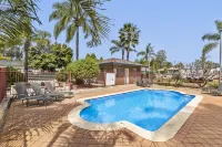 Central Caravan Park Hotels in Redcliffe