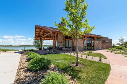 Pelican Landing Modern 3BD in Lakes at Centerra - 4-Star