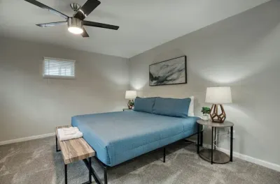 The Affordable Oasis Hotel a North Mountain