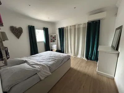 Villa Moderne Отели рядом с достопримечательностью «Saint Paul de Vence (Pavement)»