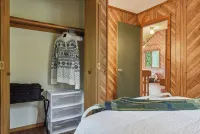Saw Creek Chalet • Indoor Pools • Firepit • Deck • Gas Grill • by Bushkill Falls