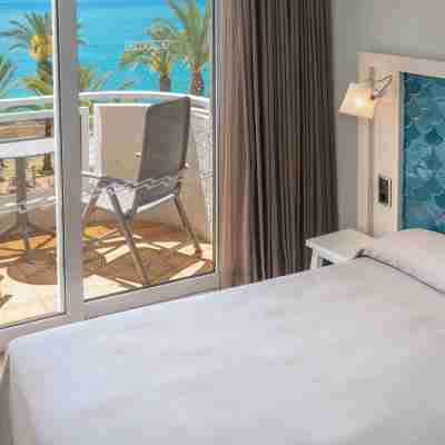 Caprici Beach Hotel & Spa Rooms