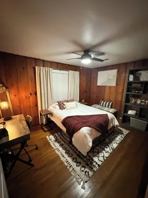 Charming 3-bedroom cottage in lovely Hammond with AC, WiFi