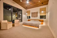 Creekside Cabin: Redlight, Yoga Studio, Sauna, & Cold Plunge; 10-min to skiing