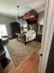 High Point a Charming 2-bedroom sleeps 6 farmhouse in Red Rock with AC, WiFi Hotels near Rockne Museum
