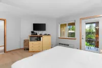 Snowstorm Studio on Icicle Village