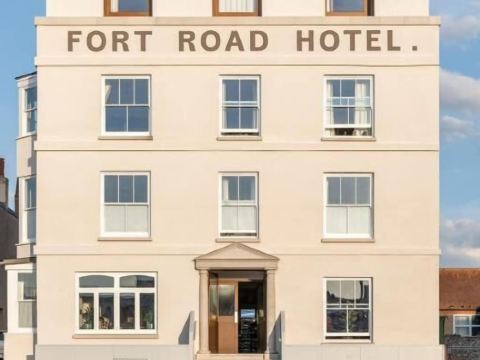 Fort Road Hotel