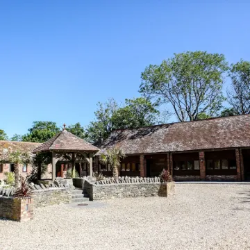 Kingston Country Courtyard Hotels near Lulworth Castle