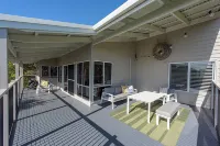 Yarrimbah Holiday Retreat Hotels in Peppermint Grove Beach