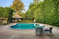 Corbett Machaan Resort