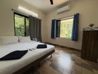 Coastal Gateway Resort, 3 Min Walk to Nagaon Beach Hotel di Raigad