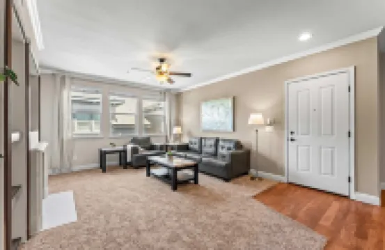 NEW Chic 2BR Stay with Heated Pool, Gym & Mini Golf