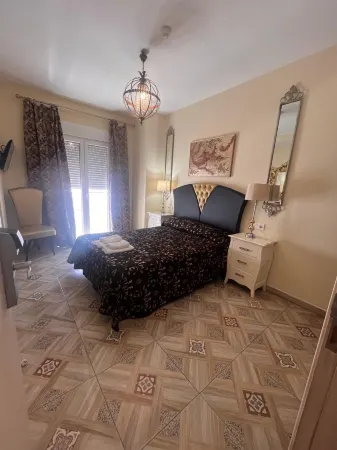 Hostal Flor de LIS- Lojo Отели в г. Конил-де-ла-Фронтера