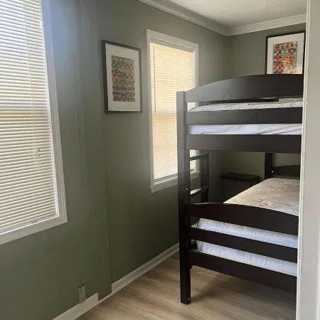 Charming 2-bedroom house with full access to Cotton Patch Landing Marina!