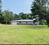 Bourbon Bonfire, Vacation Home near Lake Greeson