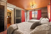 Charming Historic 2-bedroom house in Downtown Wimberley
