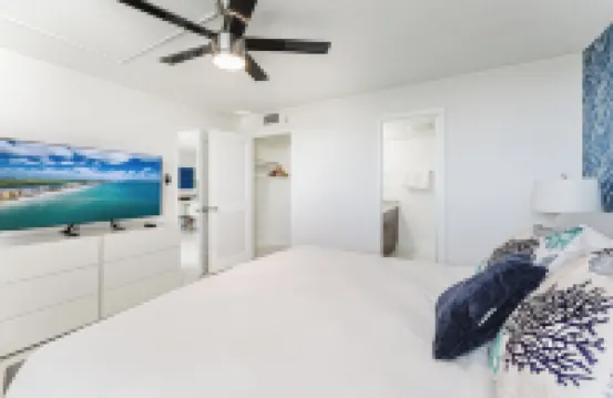 Modern 2BR/2BA with Balcony- Directly Across from the Beach