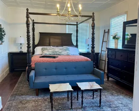 Rivertown Retreat Dufour HouseSleeps 4 Hotels in Ste. Genevieve County