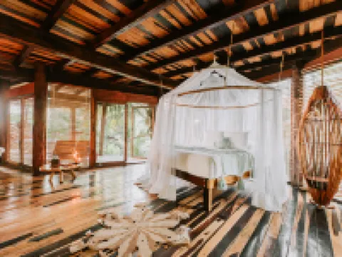 アズリク トゥルムのホテル