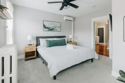 Comfy renovated townhome - heart of Downtown Lancaster