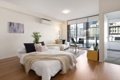 A Stylish & Bright Suite Next to Darling Harbour