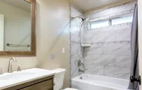 Winery Ranch Cottage Couples Retreat with Hot Tub and Sauna Near Sedona